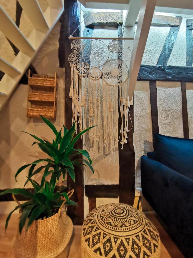 Loft Atypique Au Calme Avec Cour Privative Apartment Bourges Bagian luar foto