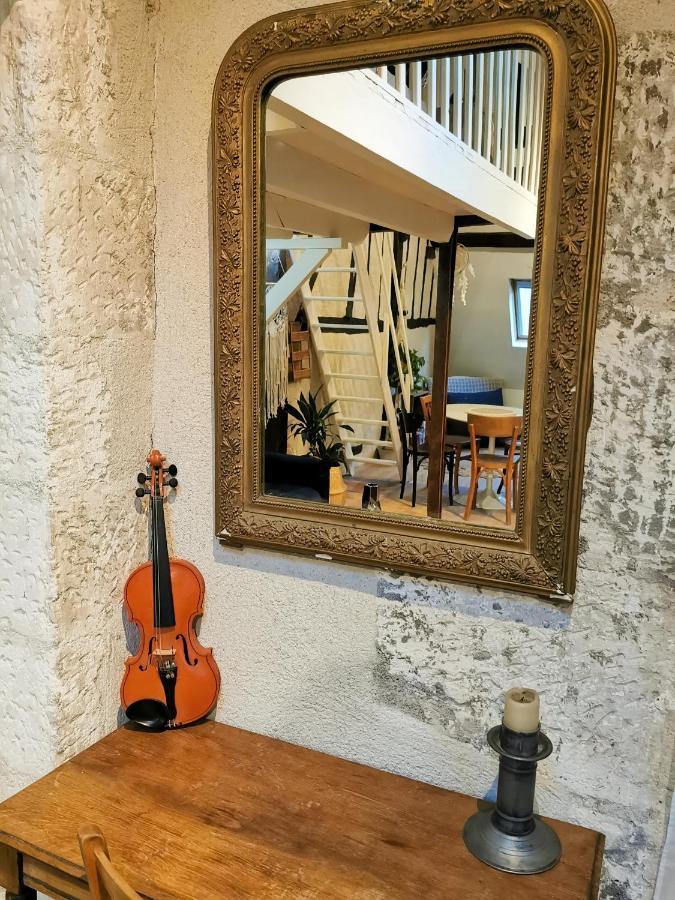Loft Atypique Au Calme Avec Cour Privative Apartment Bourges Bagian luar foto
