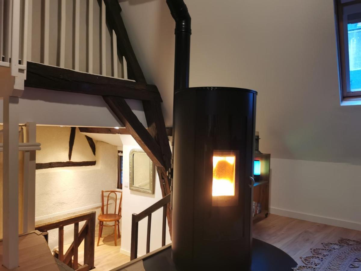 Loft Atypique Au Calme Avec Cour Privative Apartment Bourges Bagian luar foto