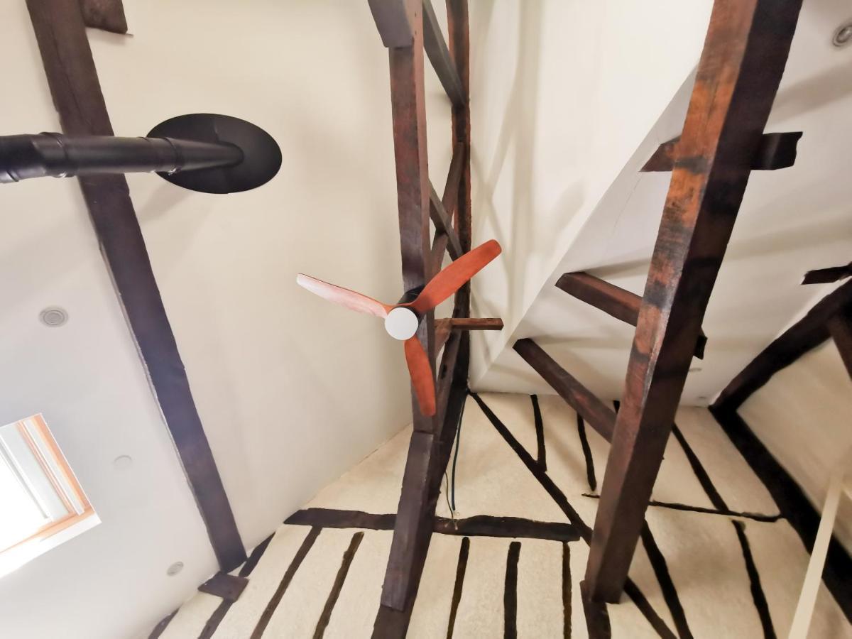 Loft Atypique Au Calme Avec Cour Privative Apartment Bourges Bagian luar foto