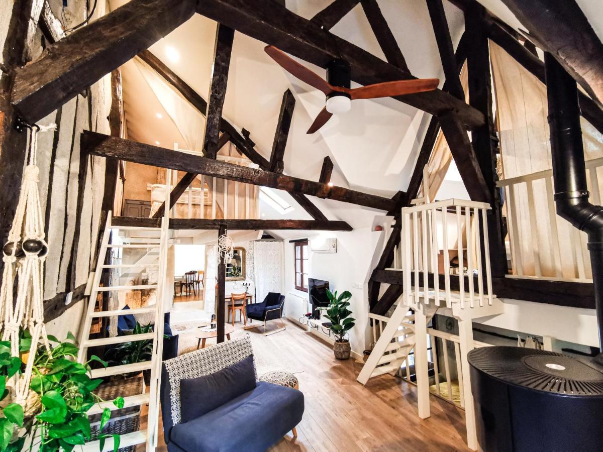 Loft Atypique Au Calme Avec Cour Privative Apartment Bourges Bagian luar foto