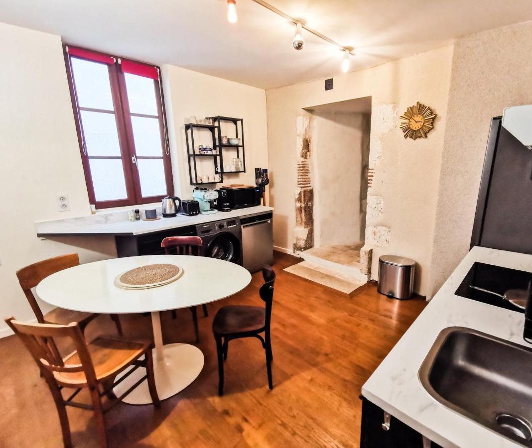 Loft Atypique Au Calme Avec Cour Privative Apartment Bourges Bagian luar foto
